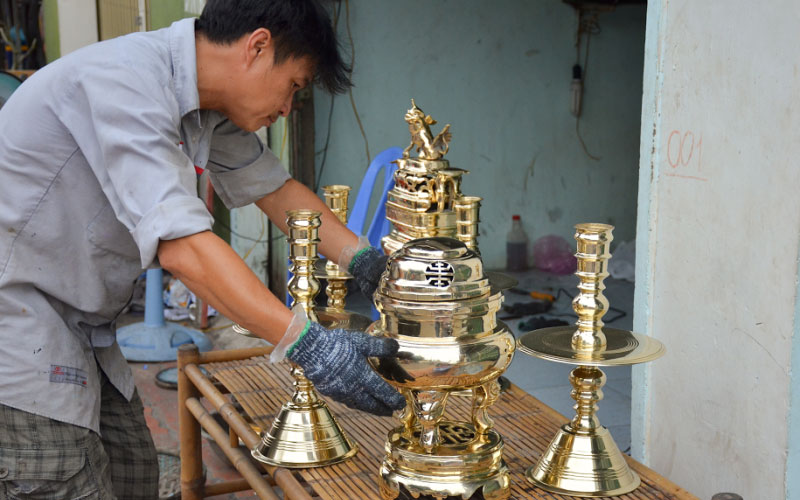 Đánh bóng đồ đồng
