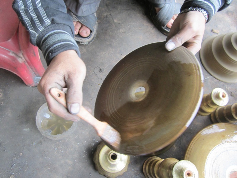 Đánh bóng đồ đồng