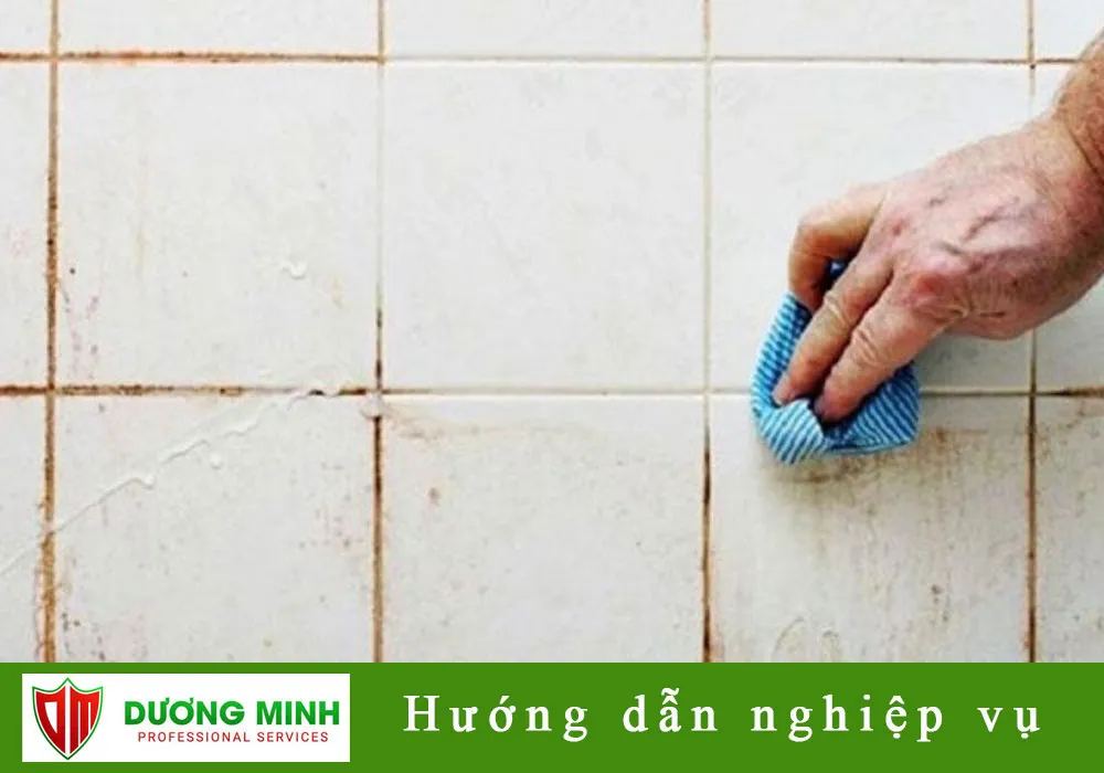 Tẩy vết ố trên sàn nhà