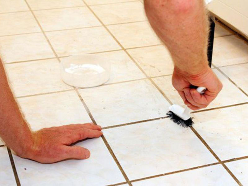 Cách tẩy vết ố trên sàn nhà